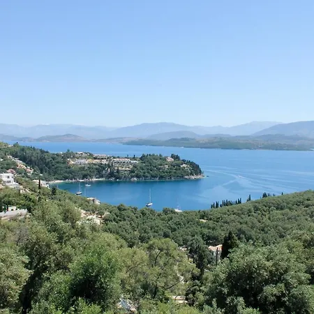 Clios House Semesterbostad *