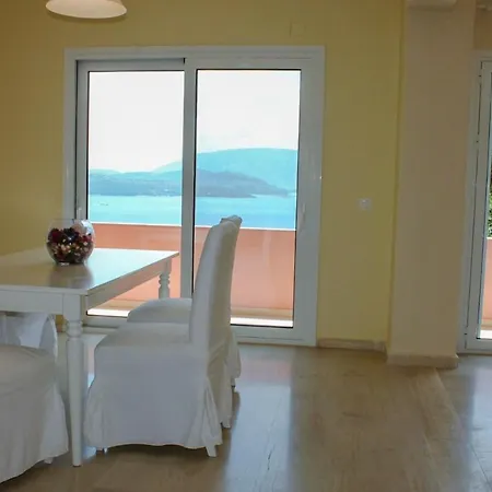 Clios House Holiday home Kavalleraina