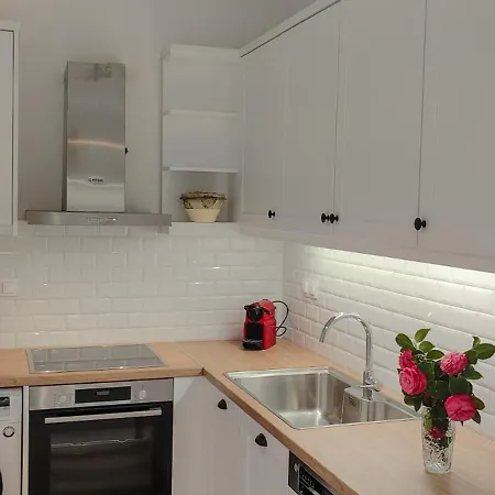 Clios House Semesterbostad Kavalleraina